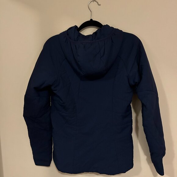 Patagonia Women's Navy Jacket - Picture 2 of 4